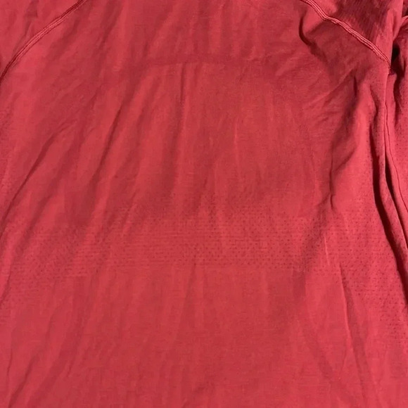 228 Lululemon Swiftly Speed Turtleneck - Picture 7 of 7